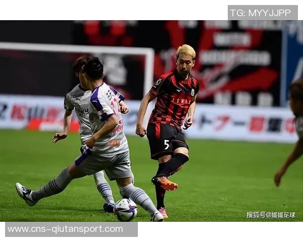 横滨水手迎战水原三星亚洲足球赛精彩对决展现球队实力与战术较量